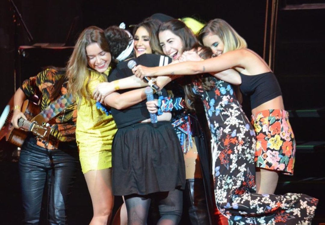 CroaciaDulce's tweet photo. Noche inolvidable❤ @DulceMaria felicidades hermosa😙 porfavor ven a Croacia para poder abrazarte fuerte😢 https://t.co/hECN8wd7lo
