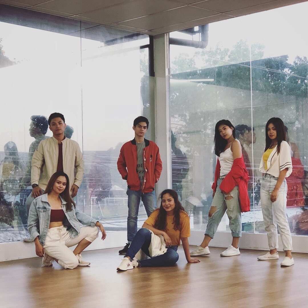 fusiondvo_'s tweet image. Definitely a fun experience to shoot for @biyahelocityph’s new ad💙

Keep watching out for their official drop, &amp;amp; don’t forget to book your flights with #Biyahelocity! 

For inquiries or bookings for events, contact Fusiondvo_ on IG, FB or Twitter! Keep rockin’ 💙🤘🏼#BookFusion