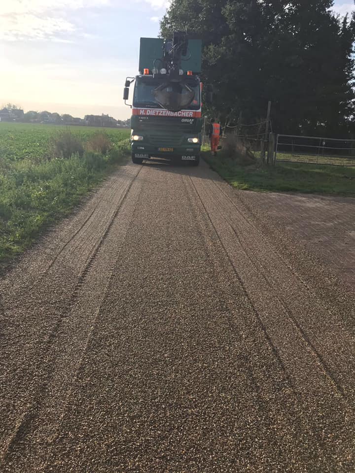 Coldmixbv's tweet photo. De laatste OB werken van het jaar, gelukkig zijn de weersverwachtingen goed. Hierna weer door met onze EAB.
Coldmix voorop in wegdekzorg. https://t.co/HSKzskNs3K