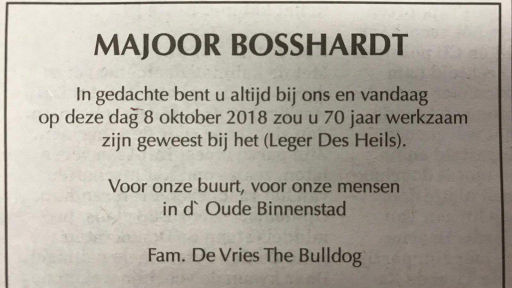 AT5's tweet image. Bulldog plaatst eerbetoon aan Majoor Bosshardt: 'In gedachte bent u altijd bij ons' at5.nl/artikelen/1870…