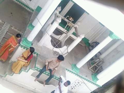 TeluguOdu's tweet photo. #Rajinikanth &amp; #Trisha #Petta Shooting Spot

MORE PICS:: https://t.co/POg9hLnOc5

#பேட்ட #PettaSecondLook  #VijaySethupathy #trisha #rajini #Petta2ndLook #2pointO #2point0  #96TheFilm #96MovieBlockbusterHit #96ThanksGivingMeet #96Movie  #Thalaivar https://t.co/lsvTjTXqlZ