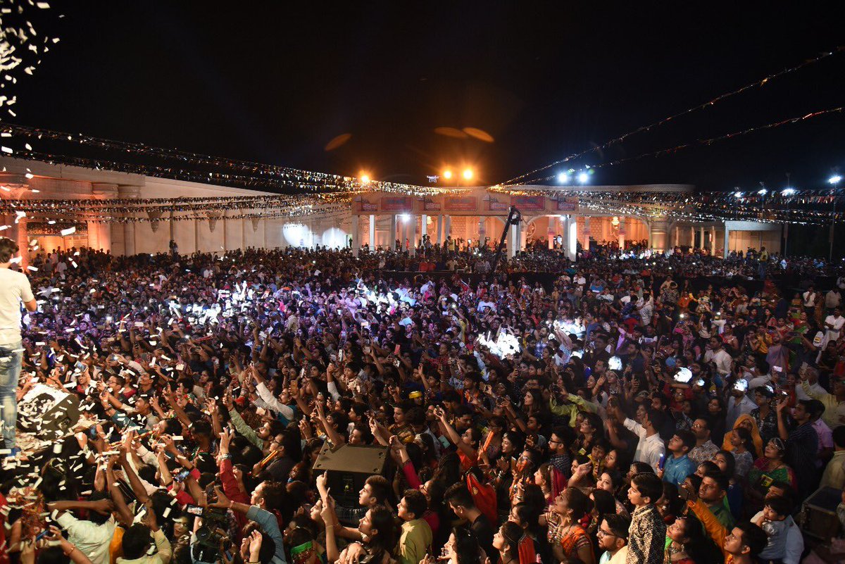 ThePromoSapiens's tweet photo. A Spectacular performance by #PreetiPinky for Pre Navratri celebration at Jaipur.
#ThePromoSapiens #Jaipur #live #AboutLastNight https://t.co/hbkL548Ce7