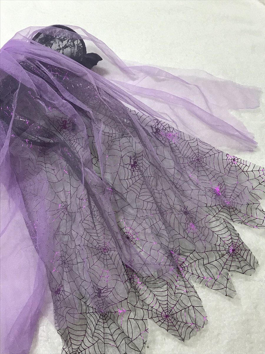 ほまれ ハンドメイド専用 速攻完売になった花嫁カチューシャ自作しました ないなら作るしかない と 色もデザインも自分好みにちょっと改変してみました オール100均製です T Co Wjh0nousot Twitter