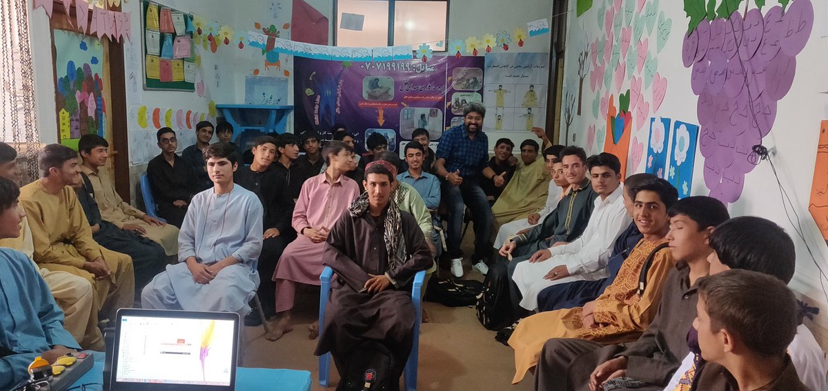 SilverOakUni's tweet photo. Congratulation to Dr Shyam Chawda sir, for his visit to Afghanistan for being a part of the noble cause called War child branch of United Nation.
#Afghanistan
#afghan
#SaveChild
#UN
#WarKids
#SilverOak
#SOCET
#SOGI
#ASOIT
#Ahmedabad
#Gujarat
#India https://t.co/ipF0NWAHwB