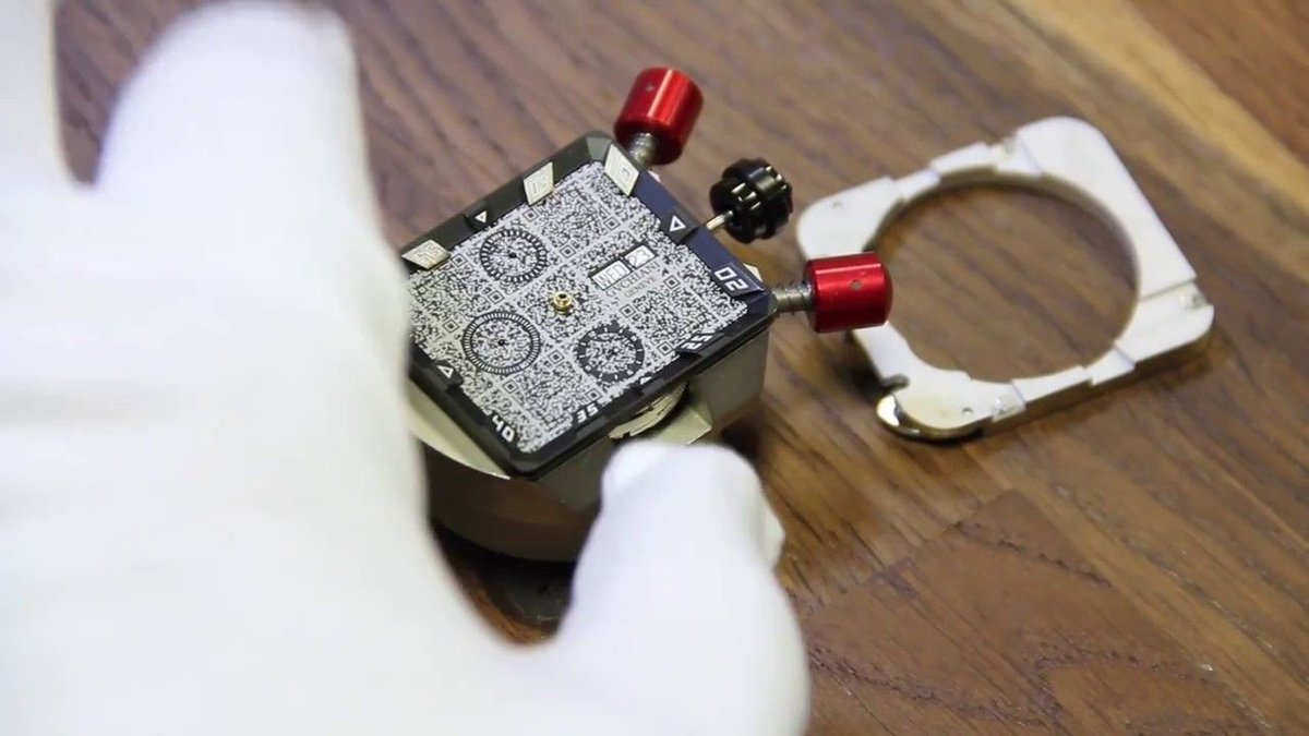 Masterblock_ch's tweet photo. MasterBlock Limited Edition, a world premiere!

The first mechanical, luxury watch ever to be fully created into the #blockchain !

#HODL your MasterBlock now!

https://t.co/zXS9gzGzwe https://t.co/Cw5GzZA3VQ