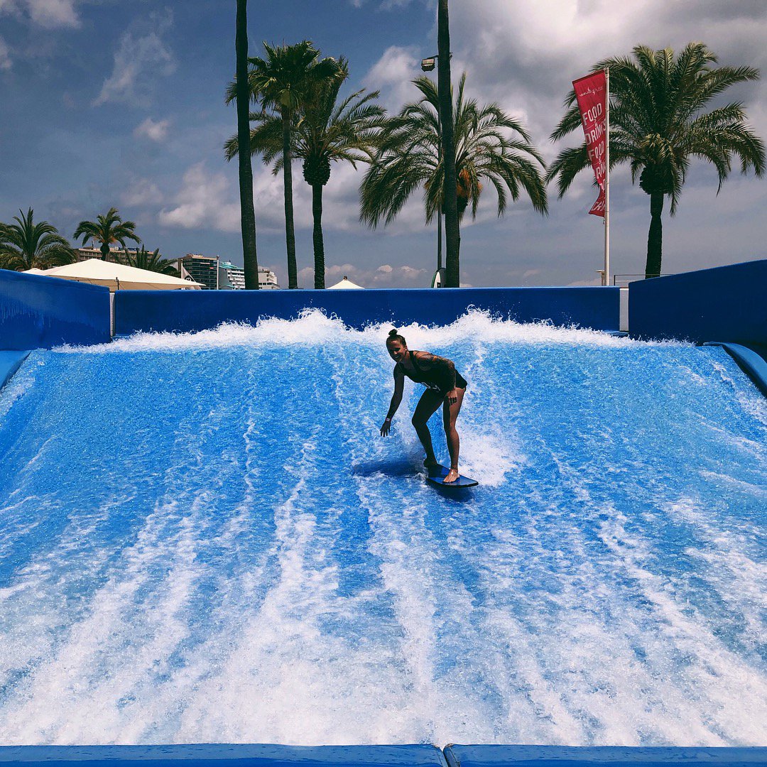 SolHouseCalvia's tweet photo. Last week to enjoy our Flowrider till the next Summer 💦 #solhousecalviabeach #solwavehouse https://t.co/MgsEAm94uC