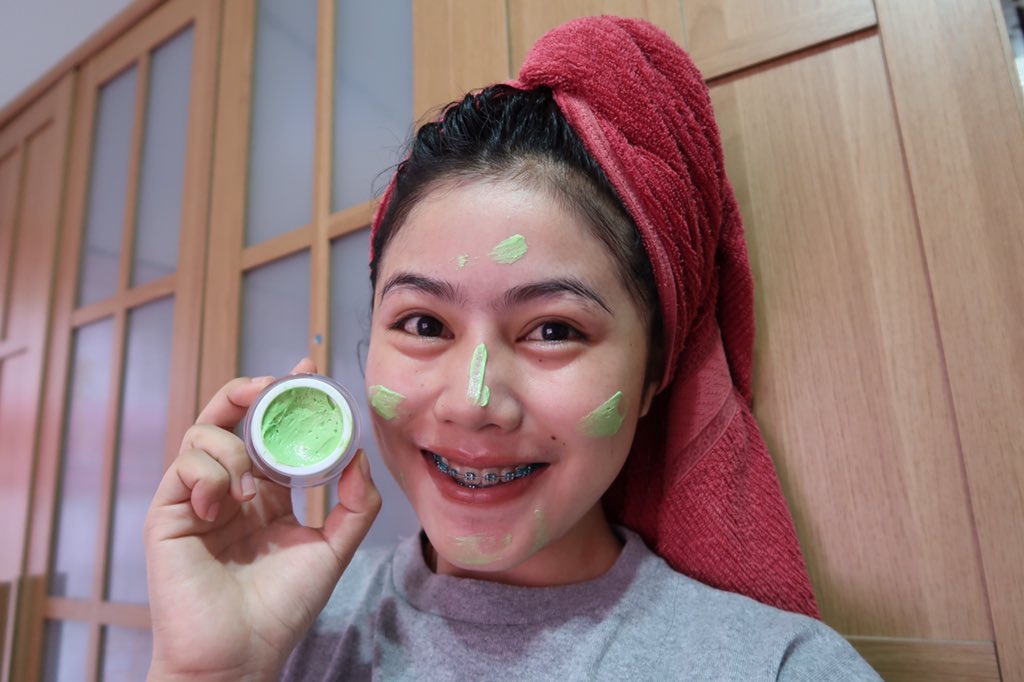 frvmsee's tweet photo. ทาบำรุงแล้วตามด้วยครีมกันแดด ออกจากบ้านได้จ้าาาา #HowtoPerfect #theangleset #ของดีบอกต่อ #ฉันจะขาว #เซตครีมนางฟ้า https://t.co/MY286Tg3Y0