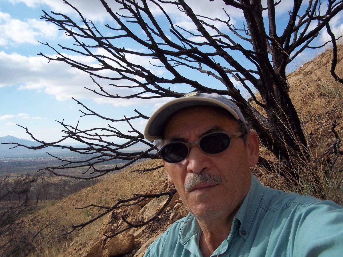 SmidaSamali's tweet image. صباح ألخير .صباح ألأمل و ألسعادة لكل ألأصدقاء و ألصديقات ,من ألقصرين من تونس ألخضراء ,لكم مني أجمل تحية ,مع أمنياتي للجميع ,بصحة و هناء وسلام ورخاء ,أبو شمس ,🐪🇹🇳🌼💐🍁🥀🌳🌾🌴