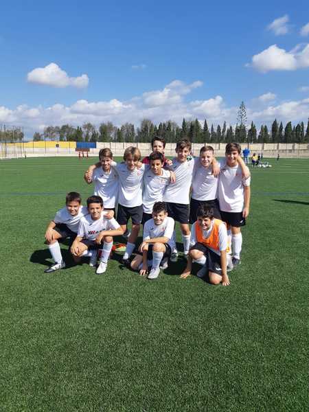 CD_Llosetense's tweet photo. #InfantilF7 | Els nostres infantils de futbol 7 entrenats per Toni Vallés i Rafa Cuenca continuen amb bon peu la seva preparació disputant una sèrie de partits amistosos ⚽️👍
.
Enhorabona cracks 👏👏
.
#cdllosetense #futbolbase #formacio #valors #lloseta #llosetensemencanta ❤️ https://t.co/3jTZBJOhvj