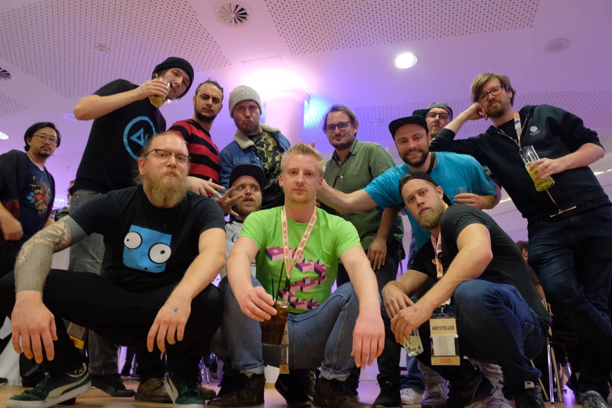 Erwischt! Nach #deutscherentwicklerbeef und #indieshutdown geben wir uns hiermit offiziell zu erkennen: Wir sind die Indiestrolche und ab jetzt wird's frech.

#indiestrolche #magerfurt <a href="/IndieArenaBooth/">Indie Arena Booth</a> <a href="/mag_erfurt/">🌸MAG Erfurt🌸</a> <a href="/AndiDev_/">Andreas</a> <a href="/SluggerflyDev/">Sluggerfly</a> <a href="/tweetingwoods/">Backwoods Entertainment</a> <a href="/pixel_maniacs/">Pixel Maniacs 🔜 ChromaGun 2 Release 12.2</a> <a href="/ludopium/">Ludopium</a>