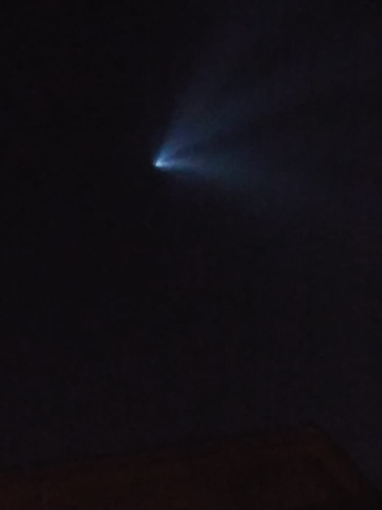 MexicanaNews's tweet photo. #AlMomento Reportan avistamiento de luz en el cielo en Hermosillo, Ciudad Obregón, Empalme y otras comunidades ☄️ #Larsa https://t.co/QDHO3BNQqO