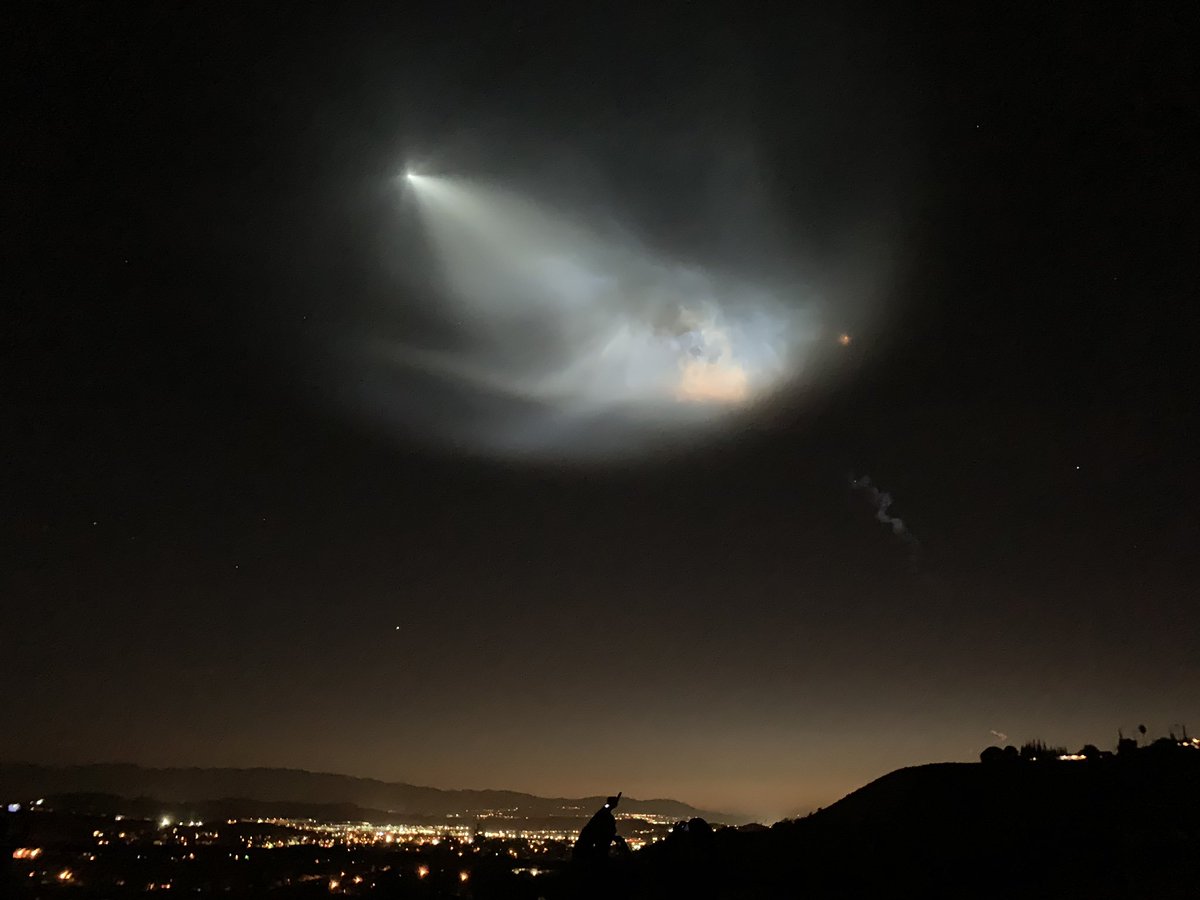 Pretty spectacular view from Santa Clarita of tonight’s <a href="/SpaceX/">SpaceX</a> launch. Amazing!
