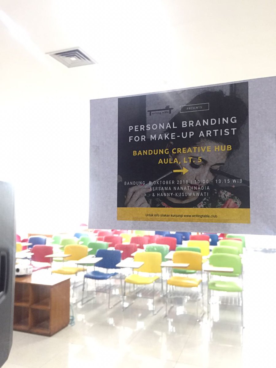 writingtable's tweet photo. Sudah siap ikut kelas "Personal Make-Up Artist" bareng @nanathnadia dan @beradadisini ! https://t.co/LlO6OrHREJ