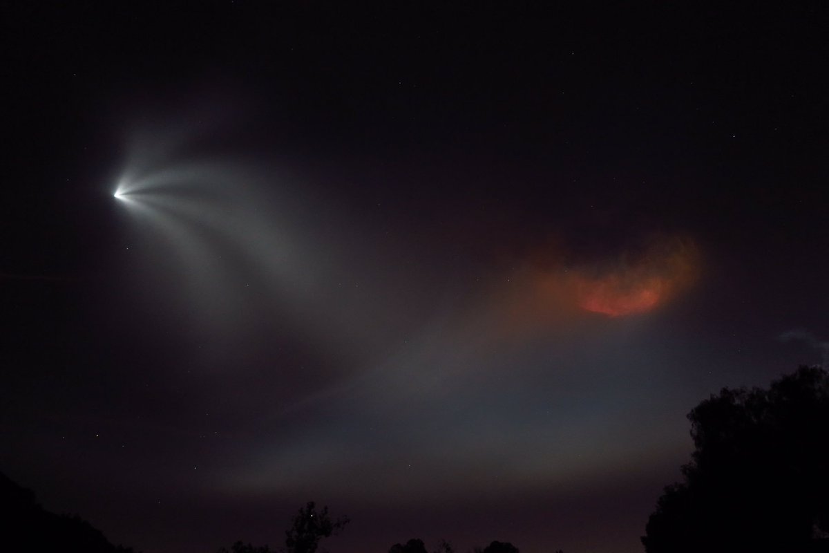 Dr_Sprinky's tweet image. Space X providing SoCal evening entertainment with Falcon 9 launch. View from #SantaMonicaMts. #CAwx #SMMNRA