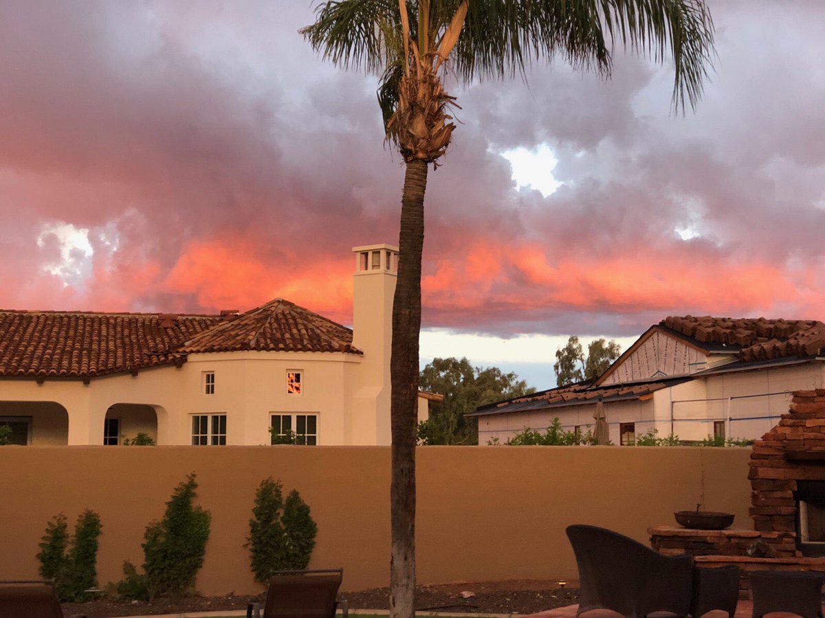 ninaseneff's tweet photo. reasons why i miss living in arizona: https://t.co/zH2ovNcs7N