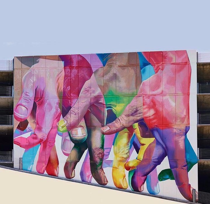 Cuiet426's tweet photo. The Hands Are Bleeding Paint
#Streetart #graffiti #hands #Bleedingpaint https://t.co/Sf5kOMDTl3