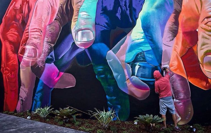 Cuiet426's tweet photo. The Hands Are Bleeding Paint
#Streetart #graffiti #hands #Bleedingpaint https://t.co/Sf5kOMDTl3