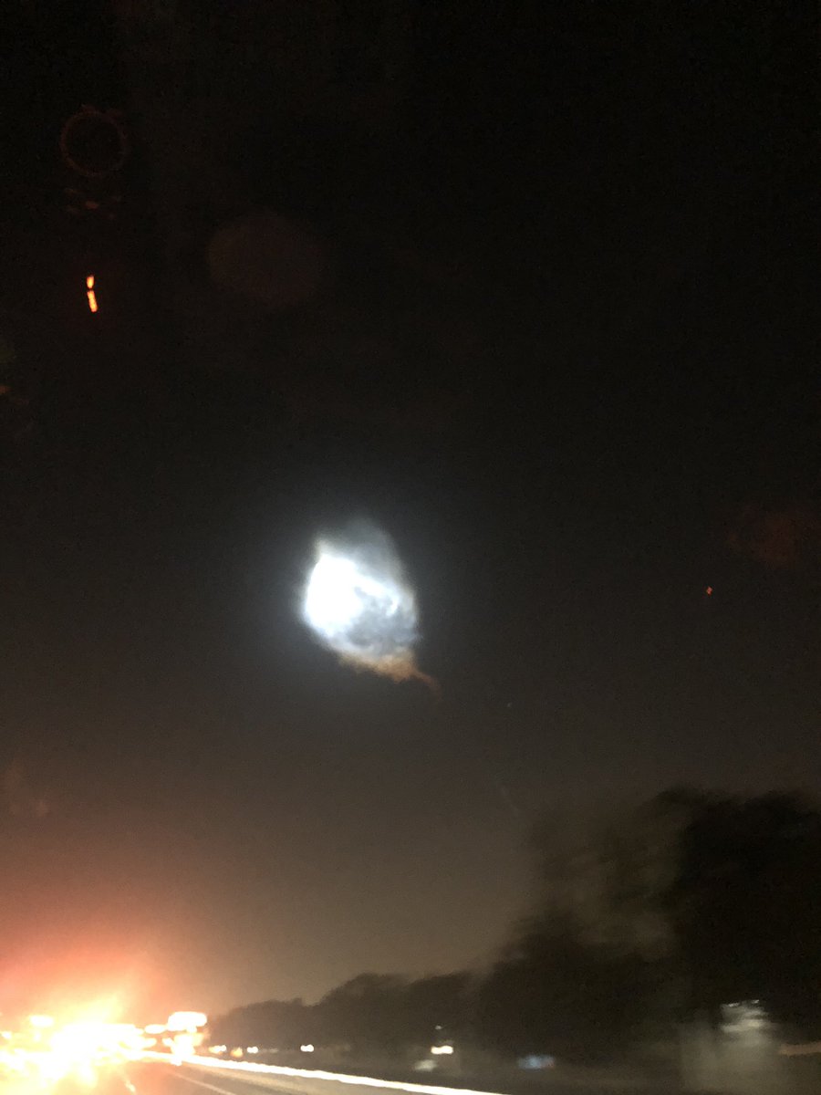 badning udvikling effektivitet Sara GershfeldLitvak on Twitter: "def saw two random vortex that appeared  and two super bright lights entering the atmosphere in the sky over the 60  fwy tonight during my whole drive down