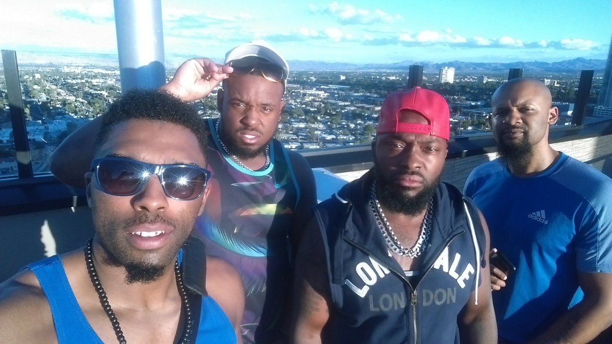 GizROYALIST's tweet photo. #LasVegas #Brothers #RickRossPoolParty #WeGoAnyWhere https://t.co/8ZpgMxUn2d