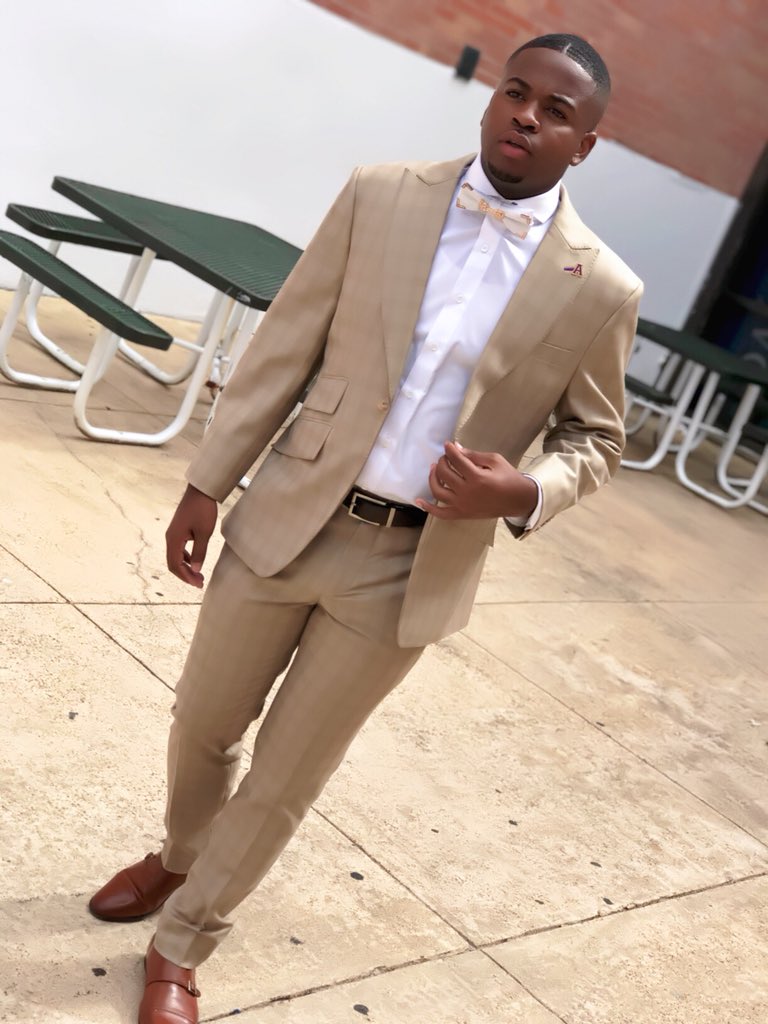 Promo_GoDD's tweet photo. “ Let them little boys TRY to run the city, we got BIGGER DREAMS 💭 #Homecoming2K18 #TheBraveFamilyASU💜💛 #SeniorClassPrez. https://t.co/oL5jlTSsS7