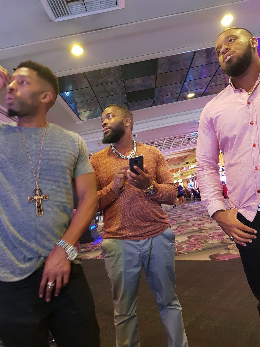 GizROYALIST's tweet photo. #LasVegas #Brothers #RickRossPoolParty #WeGoAnyWhere https://t.co/8ZpgMxUn2d
