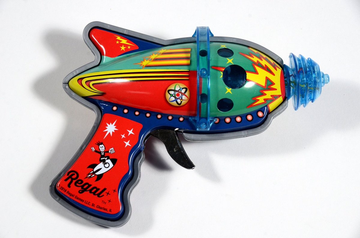 DrMickLethal's tweet photo. I grabbed the new shiny Raygun on the left. I had the one on the right when I was a kid. They would spark when you shot them! It's so cool that they're making new versions. #LethalToyCollection @Germantownrunne @sheilasheila58 @BlueelvisEric @1shawnster @OrtaineDevian https://t.co/znLPLGZJhT