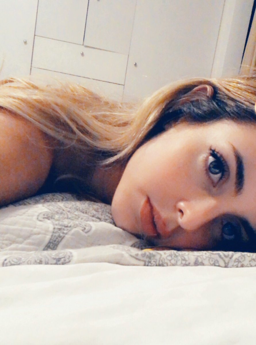 CorinaSmith_'s tweet photo. mood https://t.co/2Q2YCtGndr