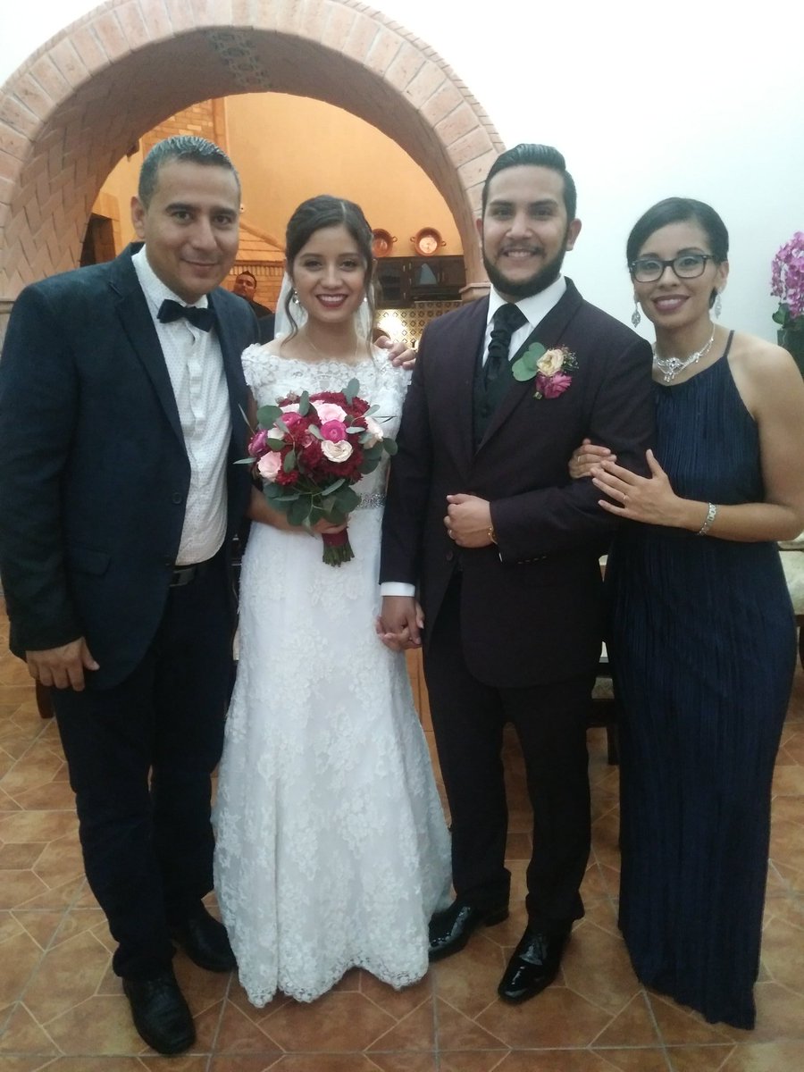 KpmeKenny's tweet photo. #BodaA&amp;R🎩❤👰 https://t.co/pp2nCqAsnk