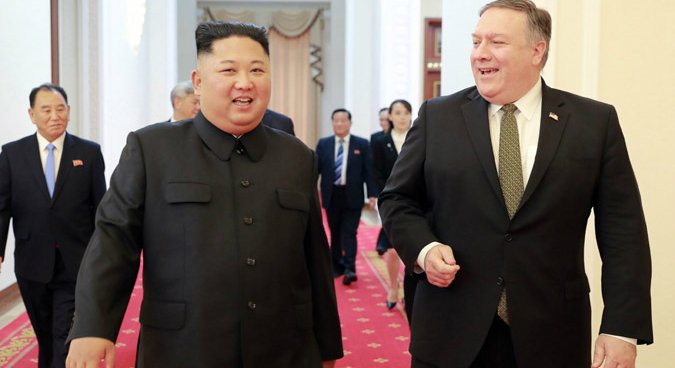 KimSummit's tweet photo. Kim &amp; Pompeo, love letters under the Moon... and?
#Kim #KimJongUn #Trump, #Pompeo https://t.co/D8h3iwv2FE https://t.co/ptLsjiPwD7