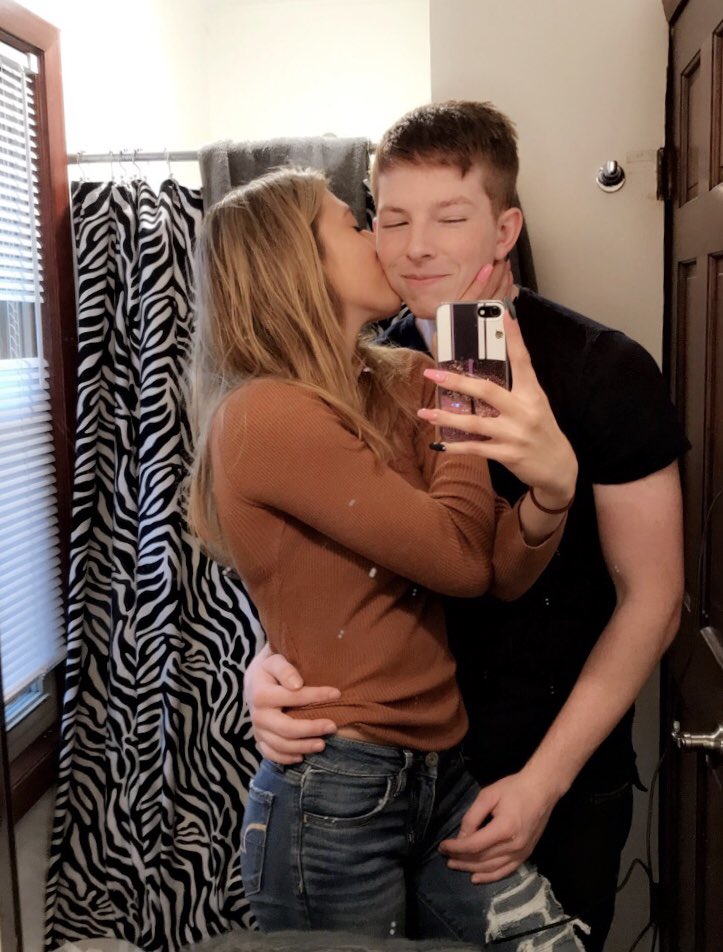 giannini_i's tweet photo. Spooky season 🎃👻💍 11 months https://t.co/q3IO0Jo0pZ