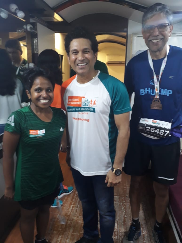 Proud moment. With the GOD <a href="/sachin_rt/">Sachin Tendulkar</a>  at #idbimumbaihalfmarathon. Along with @sunilchinaini sir the international squash champion. Thankyou NEB for this opportunity.
