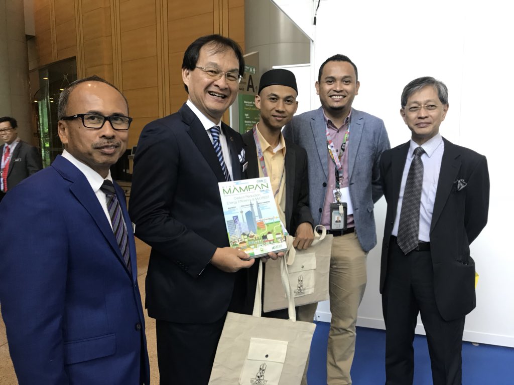 norehamohd's tweet photo. YBM @MOWorks @baru_bian lawat 35 booths #NAFAM2018 @HjAnuarTahir @ZohariAkob @saranidollah @abdulrazak5559 @RoslanMdTaha @Asricidb @LLMKP @JKRMalaysia @CIDBMALAYSIA1 @LLMKP @CREAM_CIDB @zakhir69 @zakhamid2 @nyonyacyber https://t.co/7RXw9JlsDL