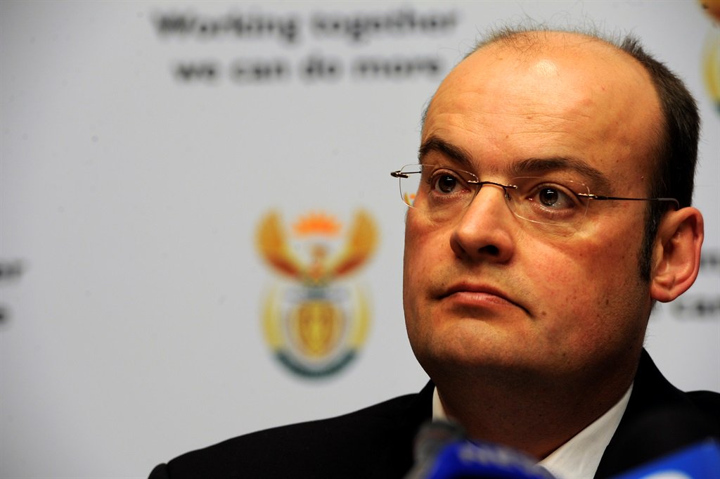 RestingUser2's tweet photo. [HEADLINES] Parliament's police portfolio committee calls for constant vetting of @SAPoliceService members after 1,172 police members have been convicted for various crimes in the last five years #sabcnews https://t.co/HLTlnO4LbP