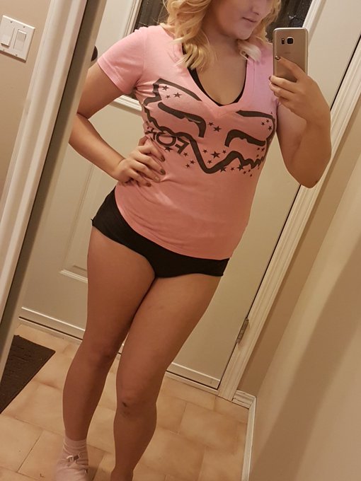 Been so busy with school lately! So sorry everyone! https://t.co/Elb4cKahNQ<a href="/tag/camgirl"class="tags"><span>#camgirl</span></a>