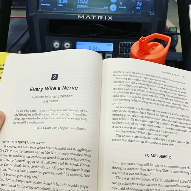 jscotheathman's tweet image. An evening at the gym and some reading “Like War.” Nice and quiet here tonight. #LikeWar #IWasRunning ift.tt/2CzXYlY