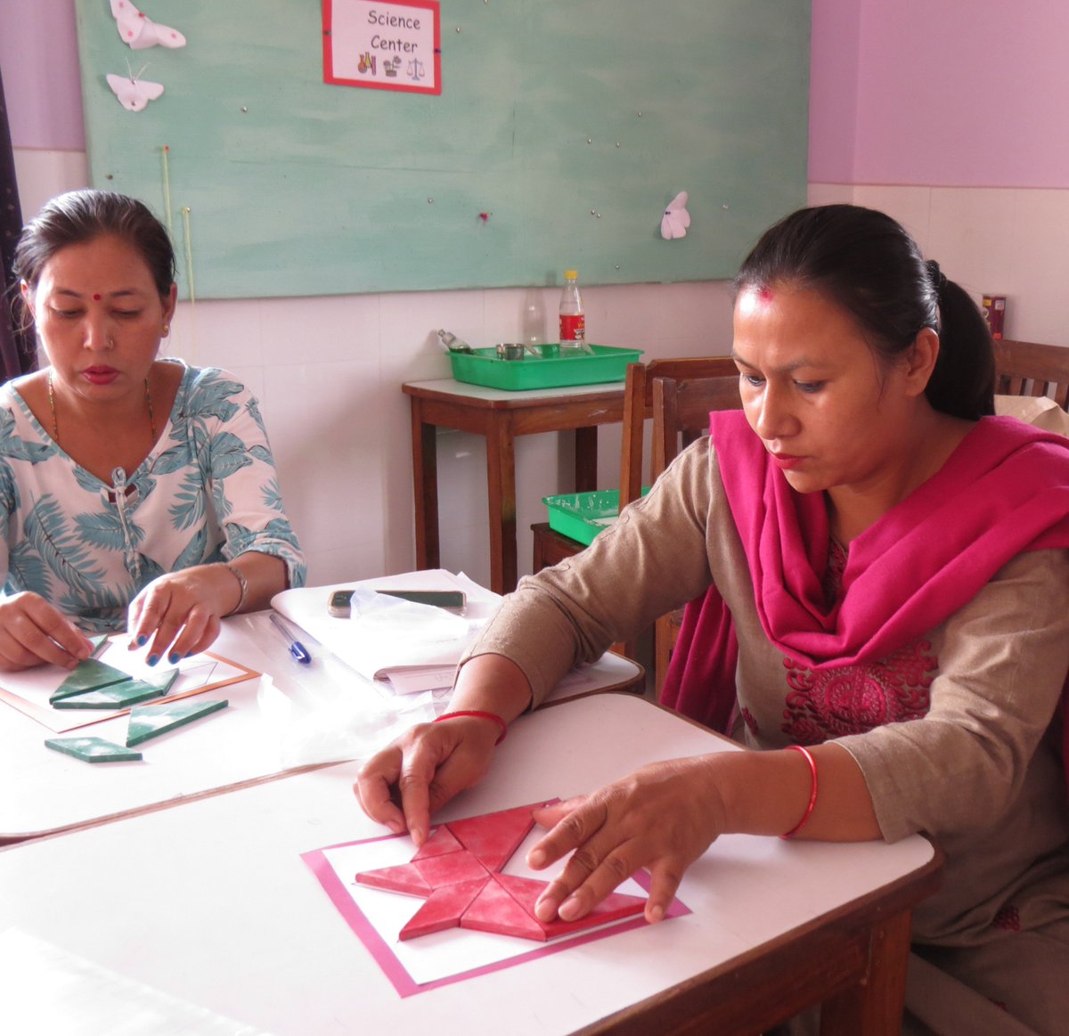 Smritirbf's tweet photo. Teachers being trained for the Early Childhood Development (ECD) project, already implemented in the Rato Bangala Partnership in Outreach Program (RBPOP) Lead Schools of Lalitpur. #empoweringteachers#childcenteredlearning #RBF #RBPOP #Leadschools #Laitpur #13schools #5Oct2018 https://t.co/vN3SbJcljU