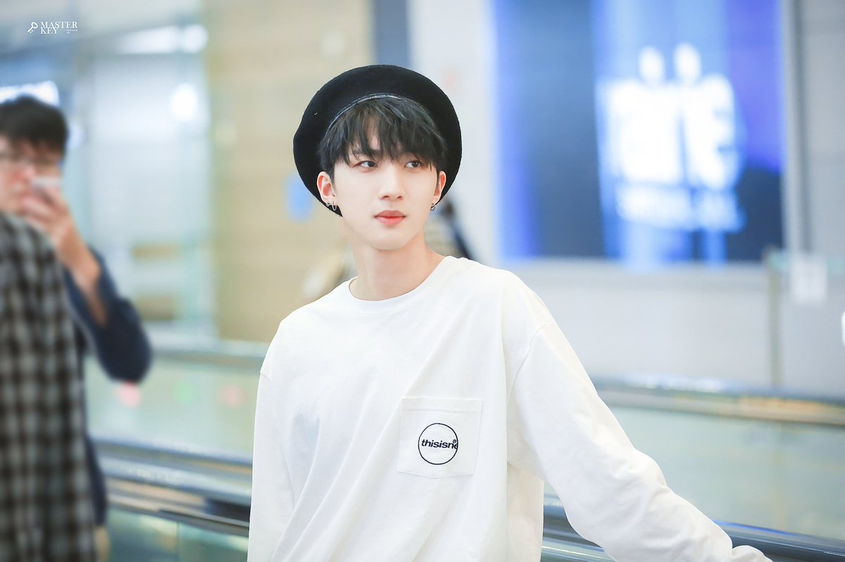Masterkey0828's tweet photo. 180929 ICN HD

모델이야, 모델!

#후이 #이회택 #HUI 
#펜타곤 #PENTAGON
@CUBE_PTG https://t.co/PKKqlBBhDN
