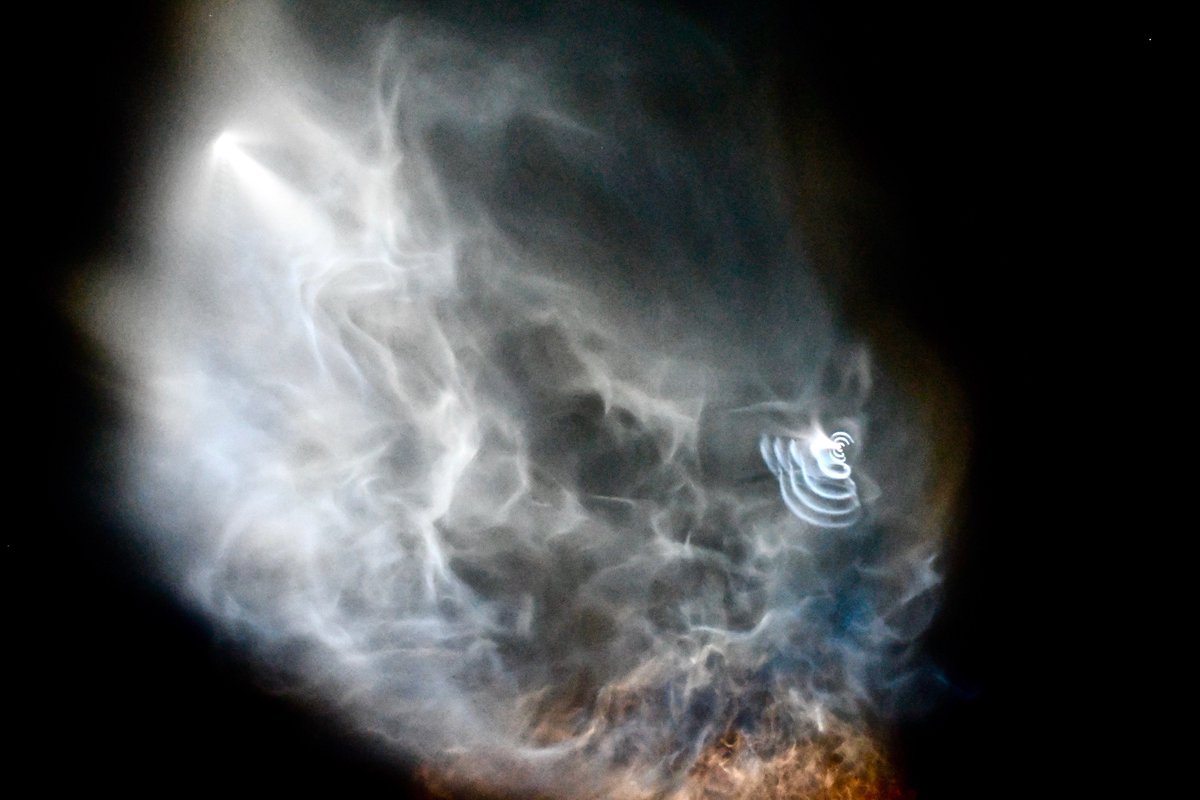 JulieEllerton's tweet photo. Take Off!
SpaceX Launch from Malibu, Ca.
#spacex #falcon9 #SAOCOM1A #launchday #rocket #Vandenberg #AirForceBase #embryonicsac #malibu #ElonMusk #spacexmars #spacecraft #California https://t.co/dOPqw9hF0U