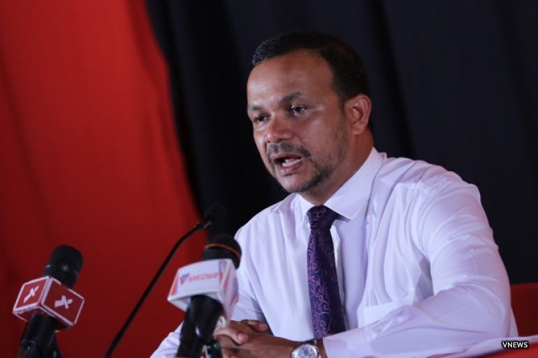 vaavu's tweet photo. Goahchah form lumakee ves corruption: Ali Hussain https://t.co/101XCEUOxu https://t.co/DSPe4CREn8