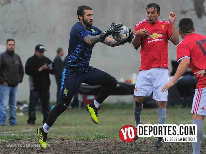 Yodeportescom's tweet photo. ¡Portero! @ederpato13 se luce Eder Patiño en la tanda de penales #final de #veteranos en #Chicago #LigaVictoriaEjidal #yodeportes #futbolmexicano 
https://t.co/pTBqGpukdS https://t.co/67tbLRoB9h