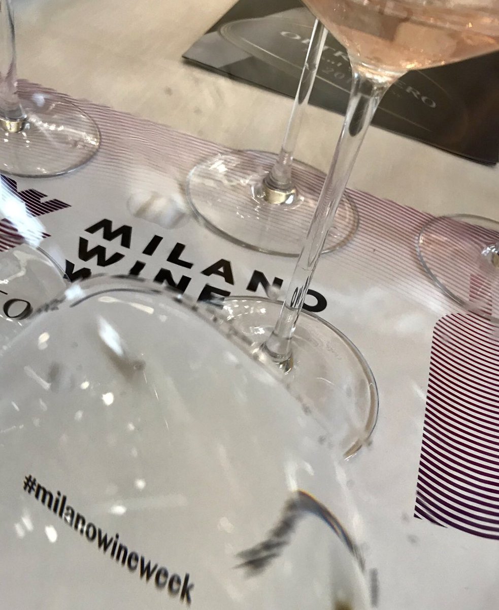 WineNewsIt's tweet photo. Dopo #moda e #design, #Milano cerca l’affermazione come #capitale del #vino d’#Italia: da oggi al 14 ottobre è di scena la #Milano da bere, con la #MilanoWineWeek, tra #degustazioni #masterclass #talkshow e #BottiglieAperte (evento per #professionisti) ... https://t.co/M2IVOxWGeB