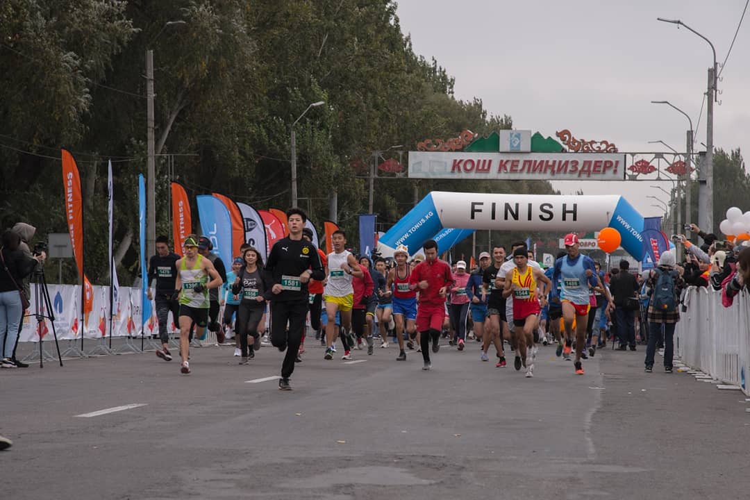 ucentralasia's tweet photo. #PhotosOfTheDay: 13 students & 2 faculty/staff from the #University of #CentralAsia competed the annual #KuzDemi Marathon on October 7th. They ran 5, 10 or 21km distances, and represented #Kyrgyzstan, #Kazakhstan, #Tajikistan & #Pakistan. Well done to the #UCAteam! #kuzdemi2018 https://t.co/LQvg7upxRC