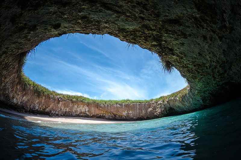 WalkFrodo's tweet photo. The Hidden Beach, Mexico.
Mexico has been rated as one among the top 10 best beach countries in the world.
#Mexico #beach #beachlife #Travel #travelblogger #explore #SouthAmerica #LatinAmerica #photography #walkfrodo #natgeotravel #NatGeo https://t.co/vxkB9yMStE
