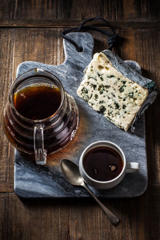 Quel #café servir avec tel ou tel #fromage ?
<a href="/CafesMalongo/">Malongo</a> a imaginé des accords café/fromage hallucinants avec la même rigueur appliquée aux accords mets/vins : proposer le cru de café adapté à son fromage préféré 🤩 Au programme des #Gourmandeze : urlz.fr/7V6J