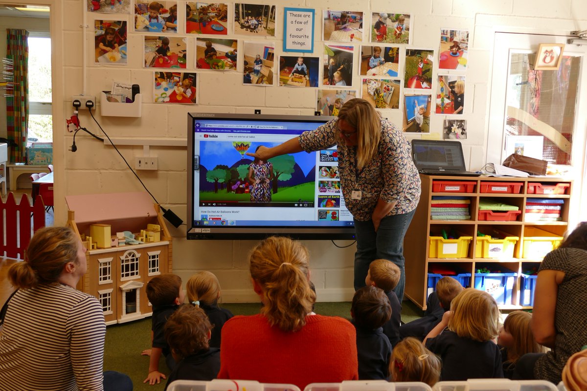 greatwalstead's tweet image. An exciting morning @greatwalstead when @BSBBallooning dropped in this morning on our sports field. Everyone loved our visitors and are now busy with art, craft and science activities. #scienceisfun #hotairballon #lotsofquestions