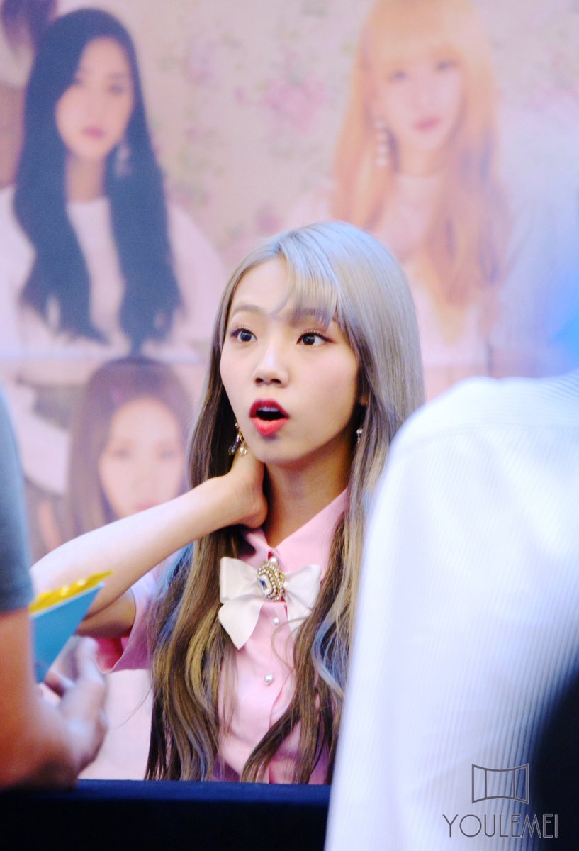 YOULEMEI3's tweet photo. 2018926 사운드웨이브 분당점 HQ(2)
#우주소녀
#여름 
#우주소녀_부탁해 https://t.co/qzhE670HT5
