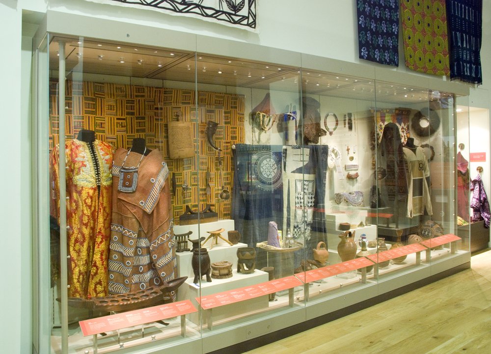 cnl_showcases's tweet photo. Our #MidWeekMuseum takes us back to 2011 and off to @LeedsCityMuseum where they have over 4.5 billion years of discovery in one place...

Thankfully they only needed showcases for some of their incredible treasures - although we'd have loved that challenge! #Thatsalotofshowcases! https://t.co/Bj3FsAaKVz
