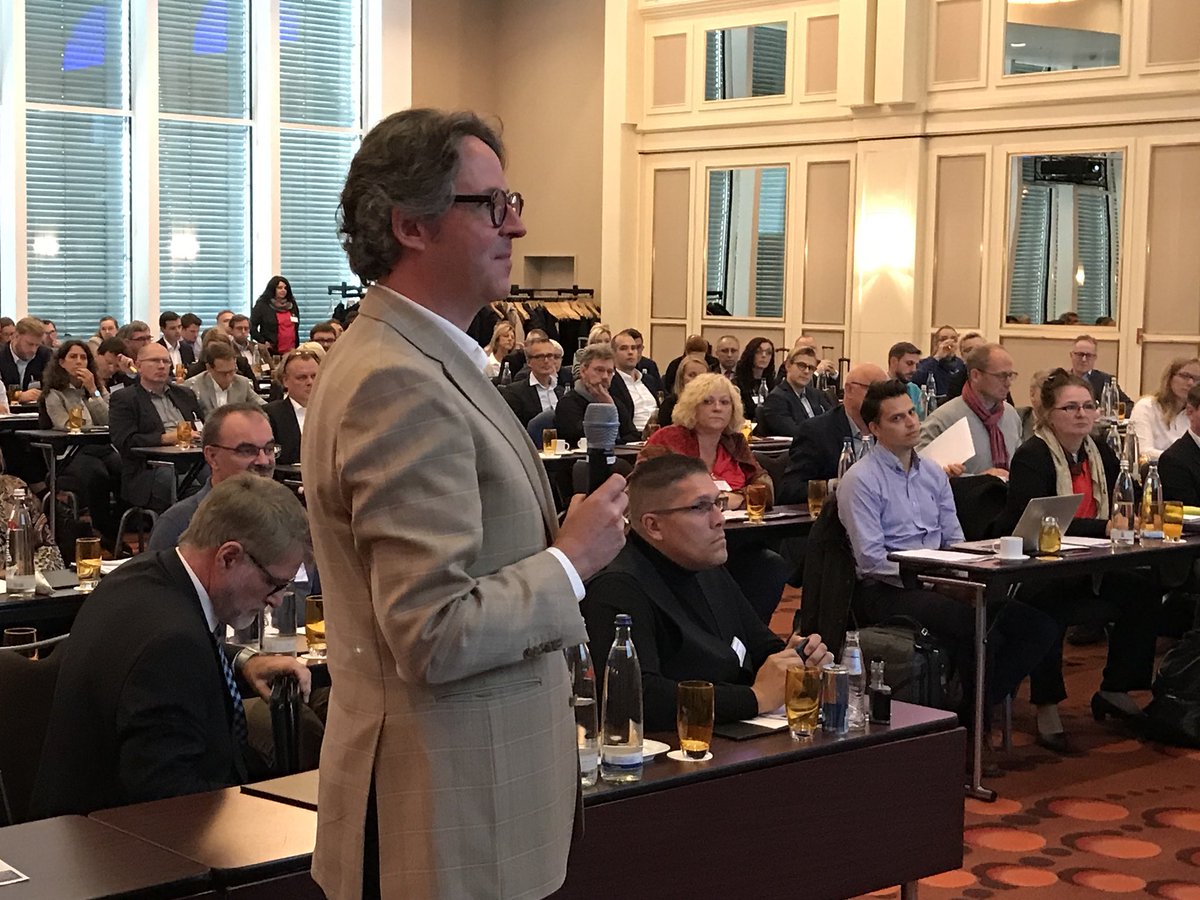 MichaelReiterPR's tweet photo. Diskussion #TagderTools #dgfm: Ansatz der #Medizincontroller für den Einsatz von #Tools zum #Kodieren, wie von @3MDeutschland @Tiplu4 #MetaIT/ @CernerDE heute Vormittag beschrieben, muss sein -> #Rightcoding! #klinikumsaarbrücken https://t.co/n32RKVVuDa