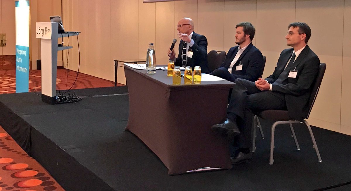 MichaelReiterPR's tweet photo. Diskussion #TagderTools #dgfm: Ansatz der #Medizincontroller für den Einsatz von #Tools zum #Kodieren, wie von @3MDeutschland @Tiplu4 #MetaIT/ @CernerDE heute Vormittag beschrieben, muss sein -> #Rightcoding! #klinikumsaarbrücken https://t.co/n32RKVVuDa