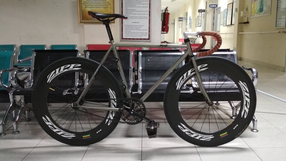 zipp fixed gear wheelset